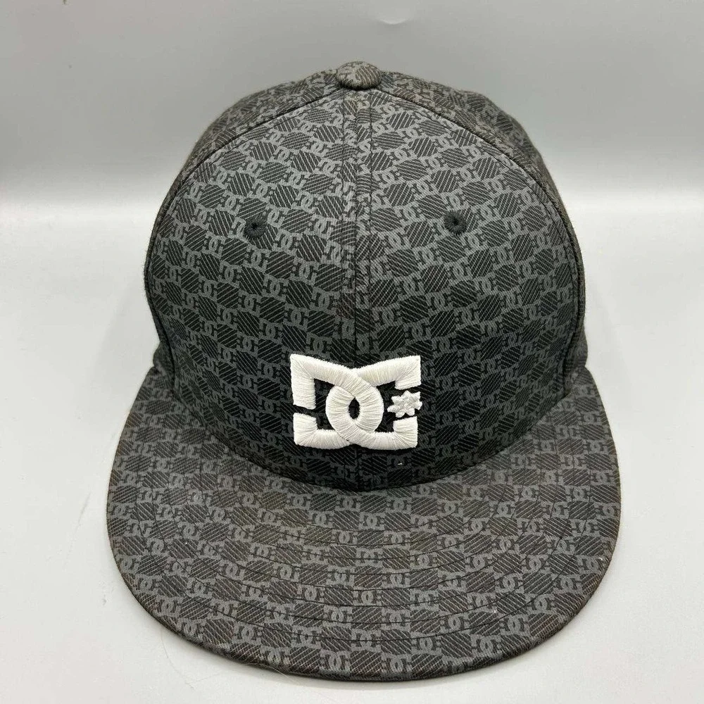 DC Shoes Hat Men 7 1/4-7 5/8 Black Embroidered Stretch Fitted Cap